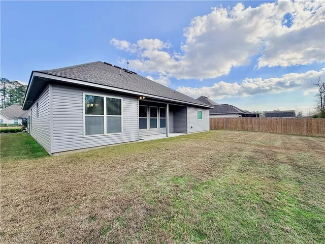 $1,900 | 39643 Deer Crossing Trail, Ponchatoula, LA 70454