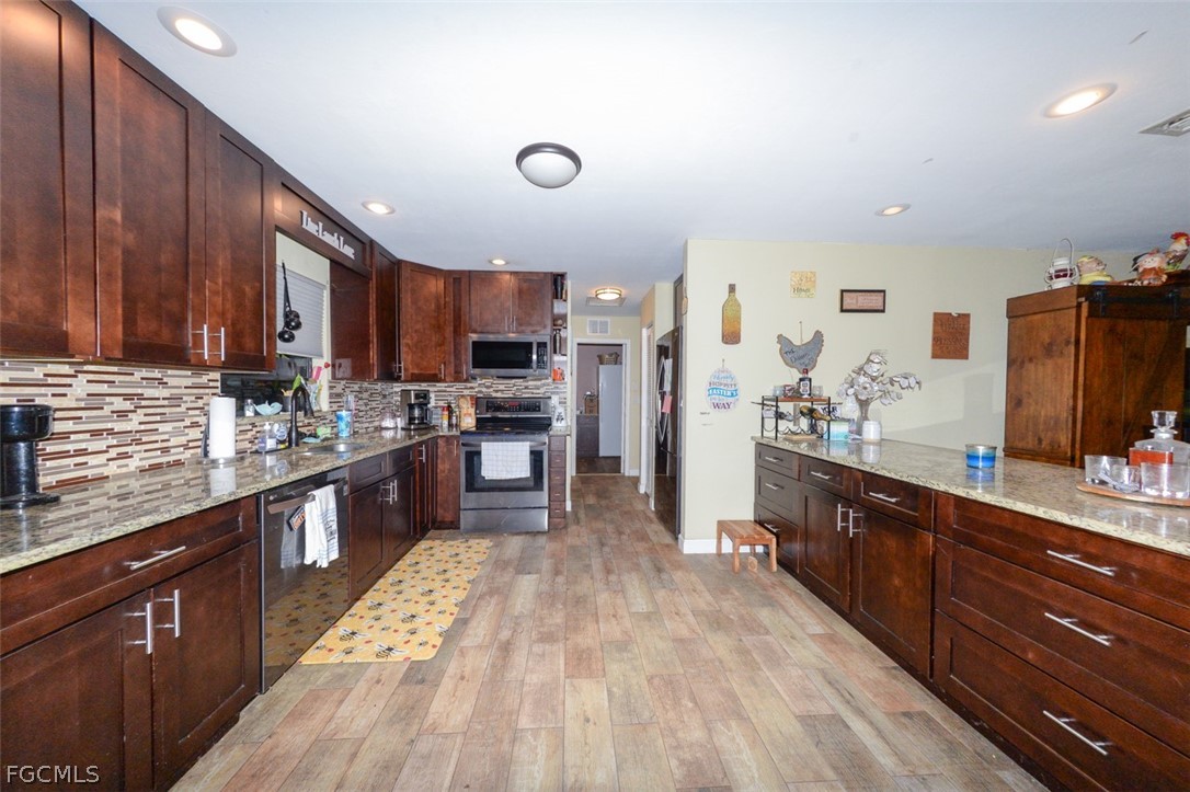 15581 Old Olga Road Alva, FL 33920 - Photo 9 of 38