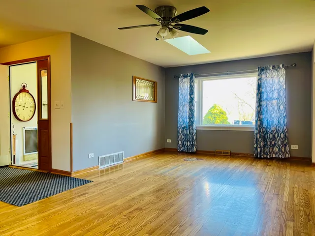 $2,200 | 37020 North Helen Drive, Lake Villa, IL 60046