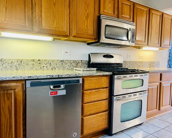 $2,200 | 37020 North Helen Drive, Lake Villa, IL 60046