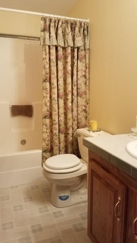 63638 Calvin Center Road Cassopolis, MI 49031 - Photo 18 of 49 Main Bathroom