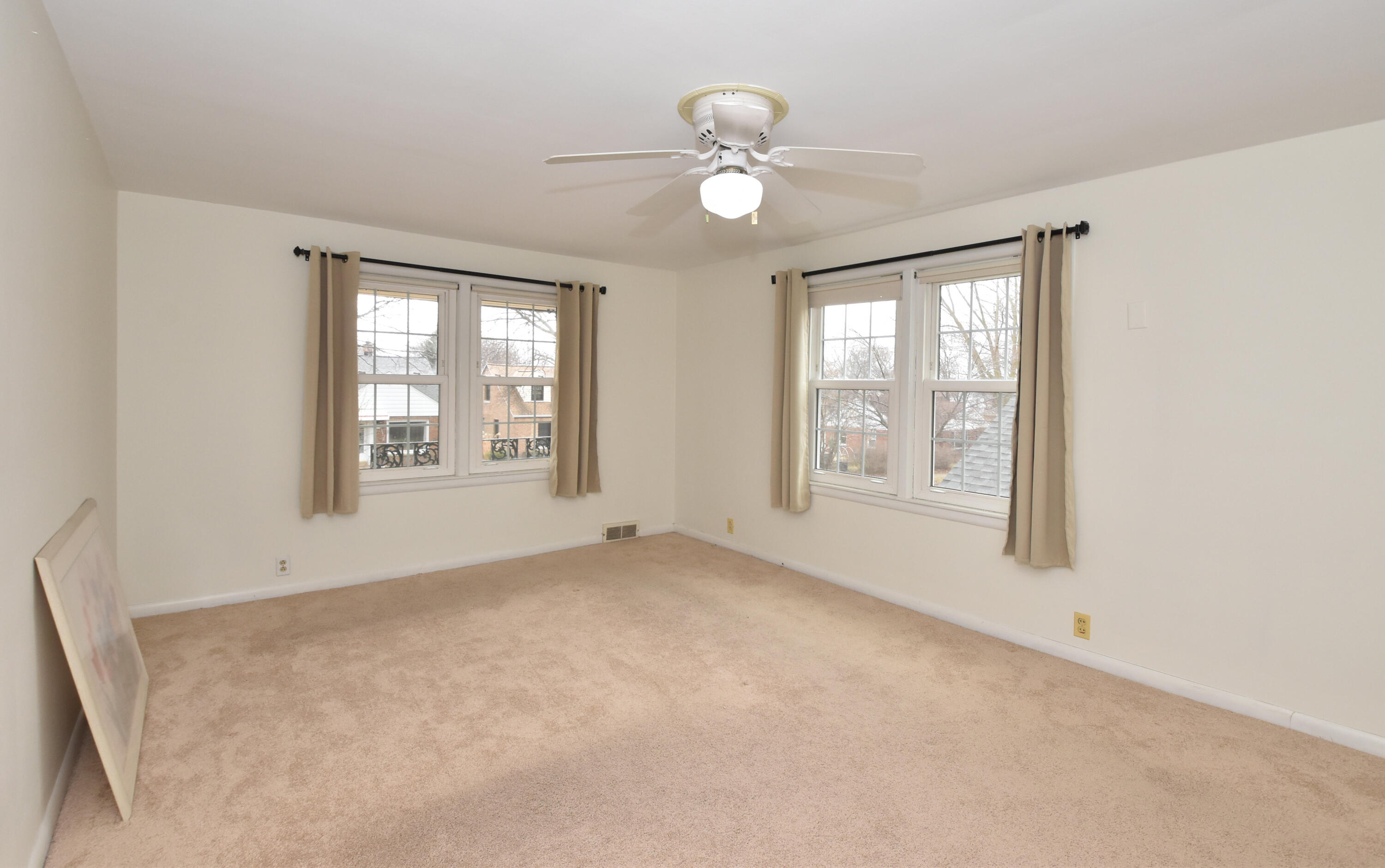 7200 West Locust Street Milwaukee, WI 53210 - Photo 18 of 47 Primary Bedroom