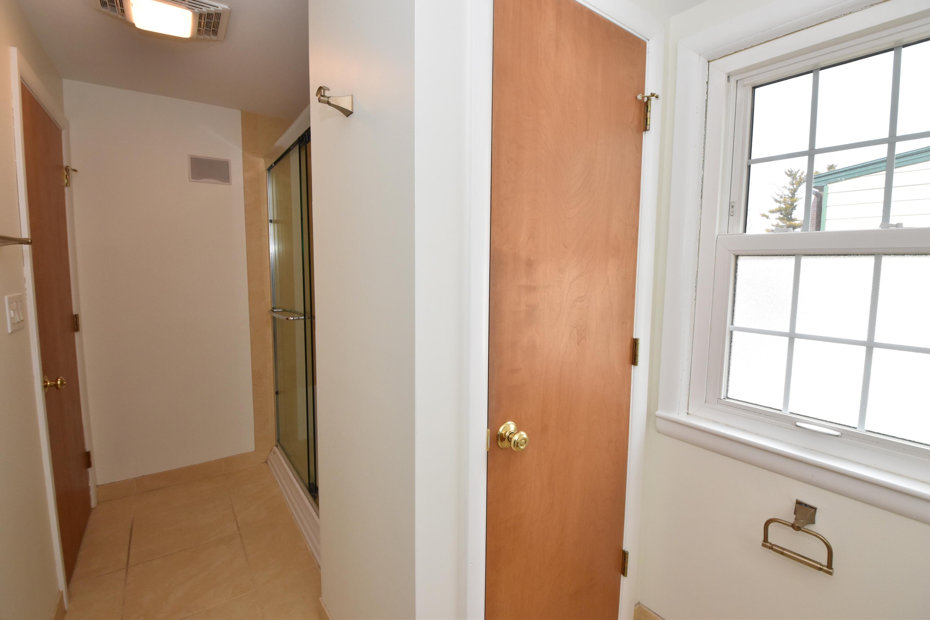 7200 West Locust Street Milwaukee, WI 53210 - Photo 22 of 47 En-Suite