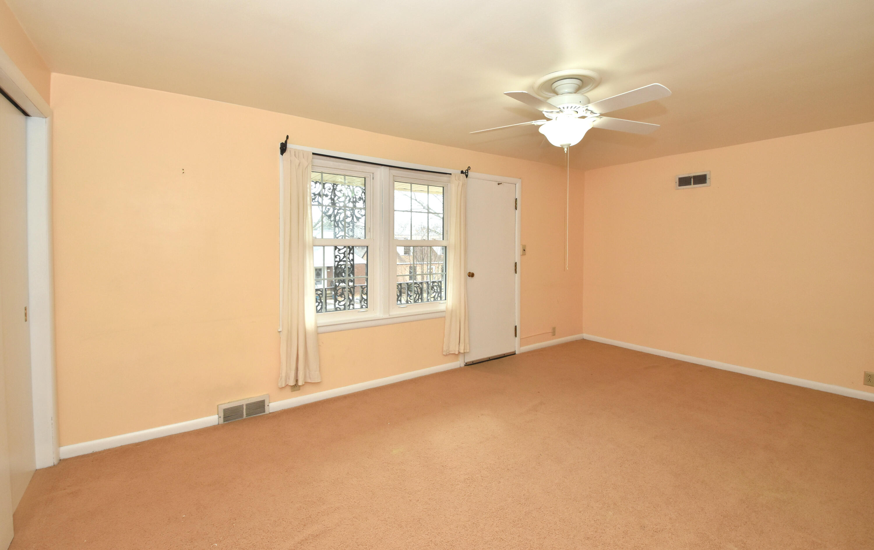 7200 West Locust Street Milwaukee, WI 53210 - Photo 24 of 47 Bedroom 2