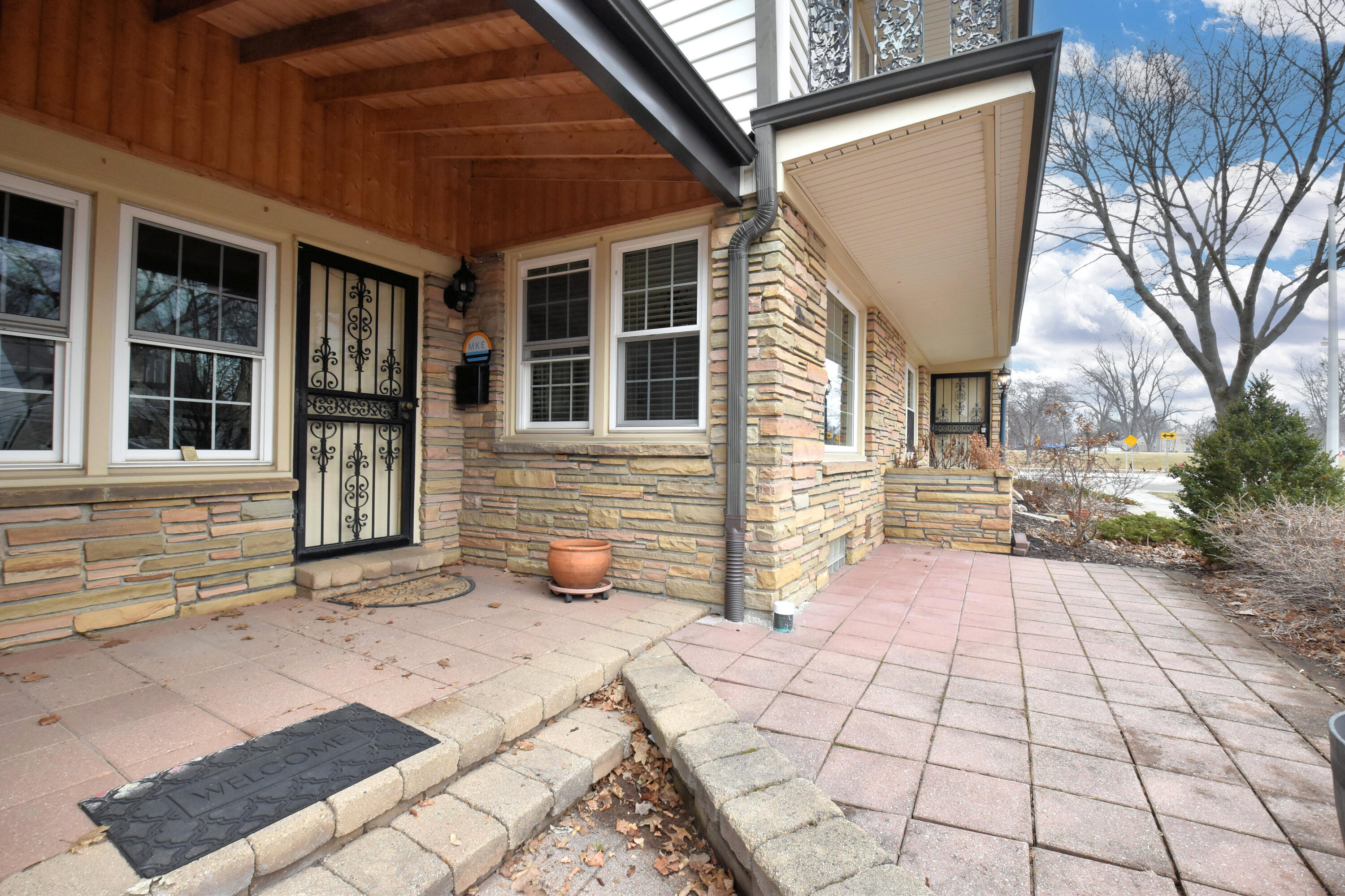 7200 West Locust Street Milwaukee, WI 53210 - Photo 37 of 47 Patio