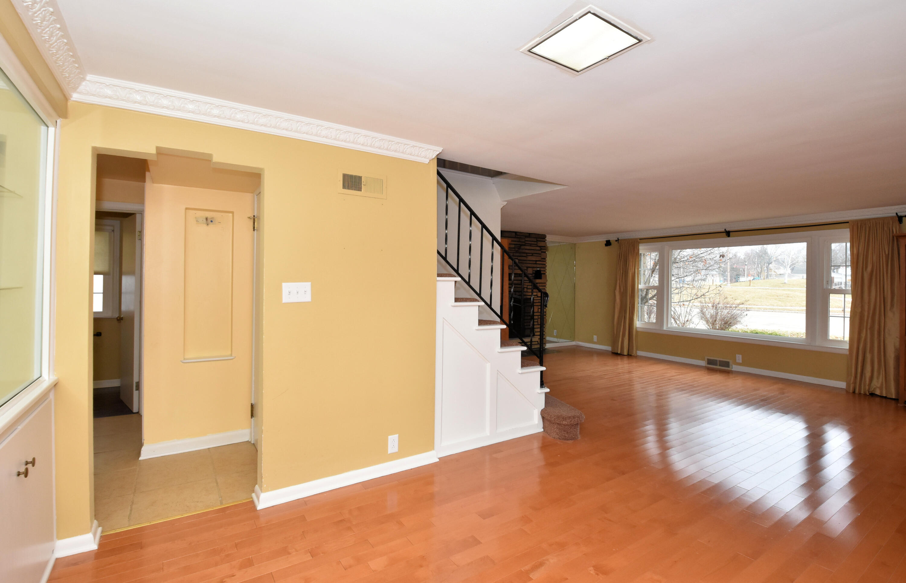 7200 West Locust Street Milwaukee, WI 53210 - Photo 8 of 47 Dining Room