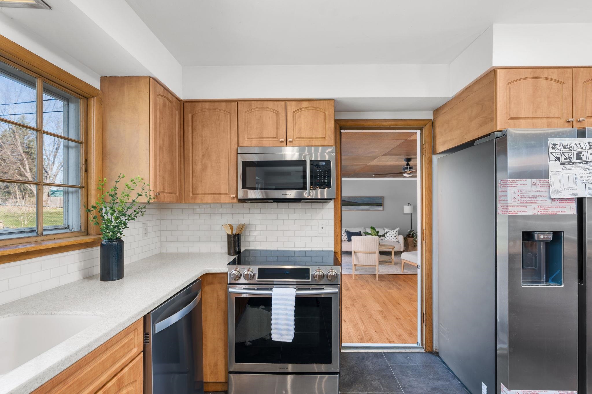 2914 Grandview Boulevard Madison, WI 53713 - Photo 13 of 57