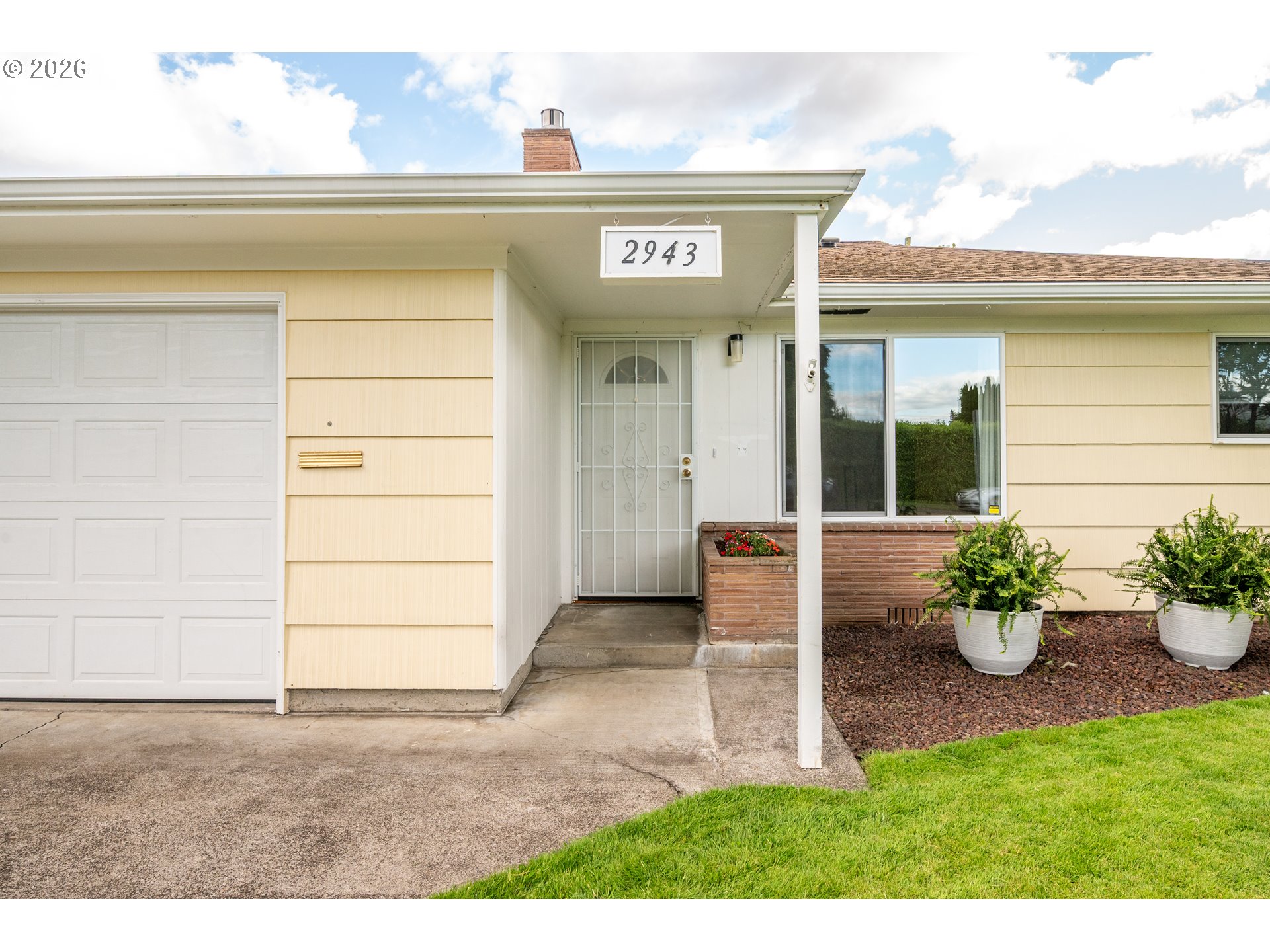 2943 Magnolia Street Longview, WA 98632 - Photo 3 of 34