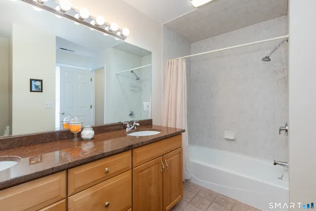 $675,000 | 33 Old Field Hill Road, Unit 21, Southbury, CT 06488