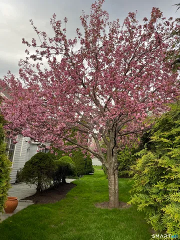 $675,000 | 33 Old Field Hill Road, Unit 21, Southbury, CT 06488