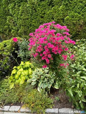 $675,000 | 33 Old Field Hill Road, Unit 21, Southbury, CT 06488