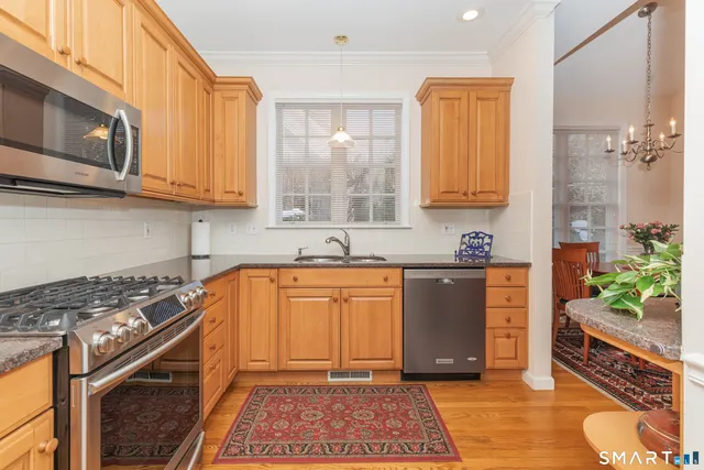 $675,000 | 33 Old Field Hill Road, Unit 21, Southbury, CT 06488