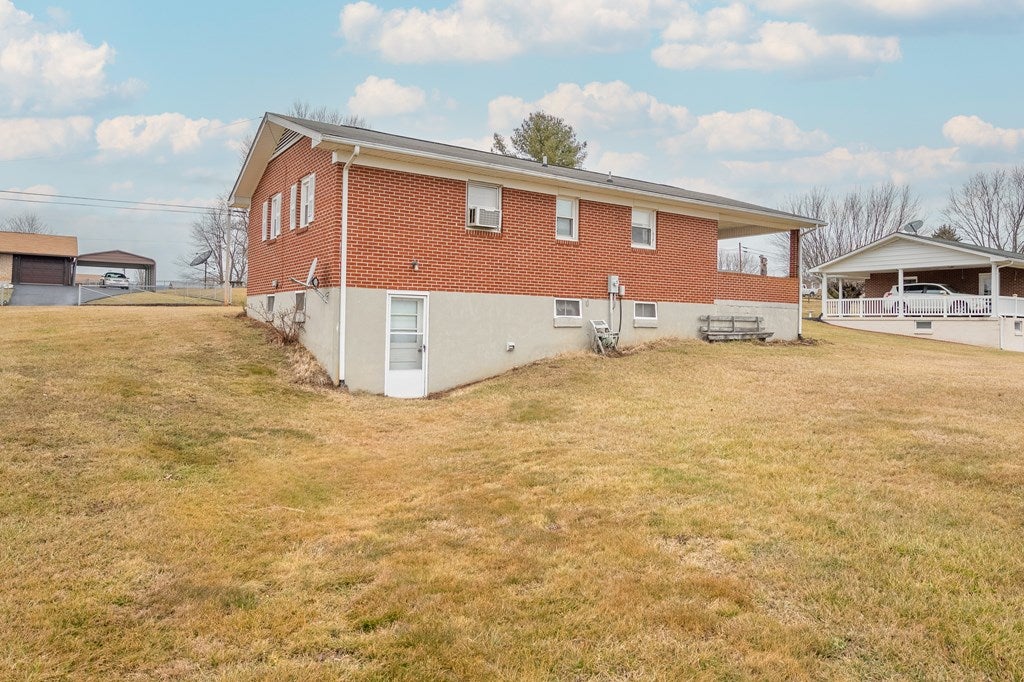 5676 Alum Spring Road Pulaski, VA 24301 - Photo 39 of 46 Gallery Image 39