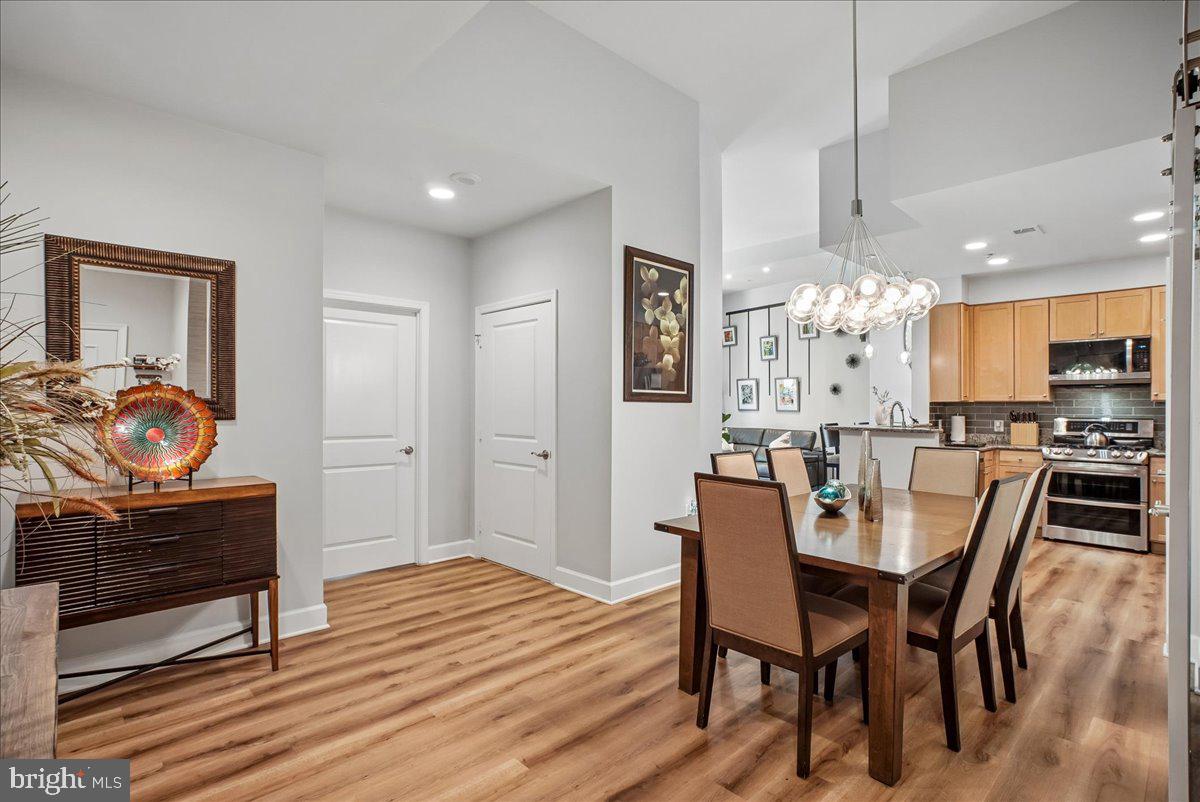 3650 South Glebe Road, Unit 157 Arlington, VA 22202 - Photo 7 of 54 Fantastic for entertaining