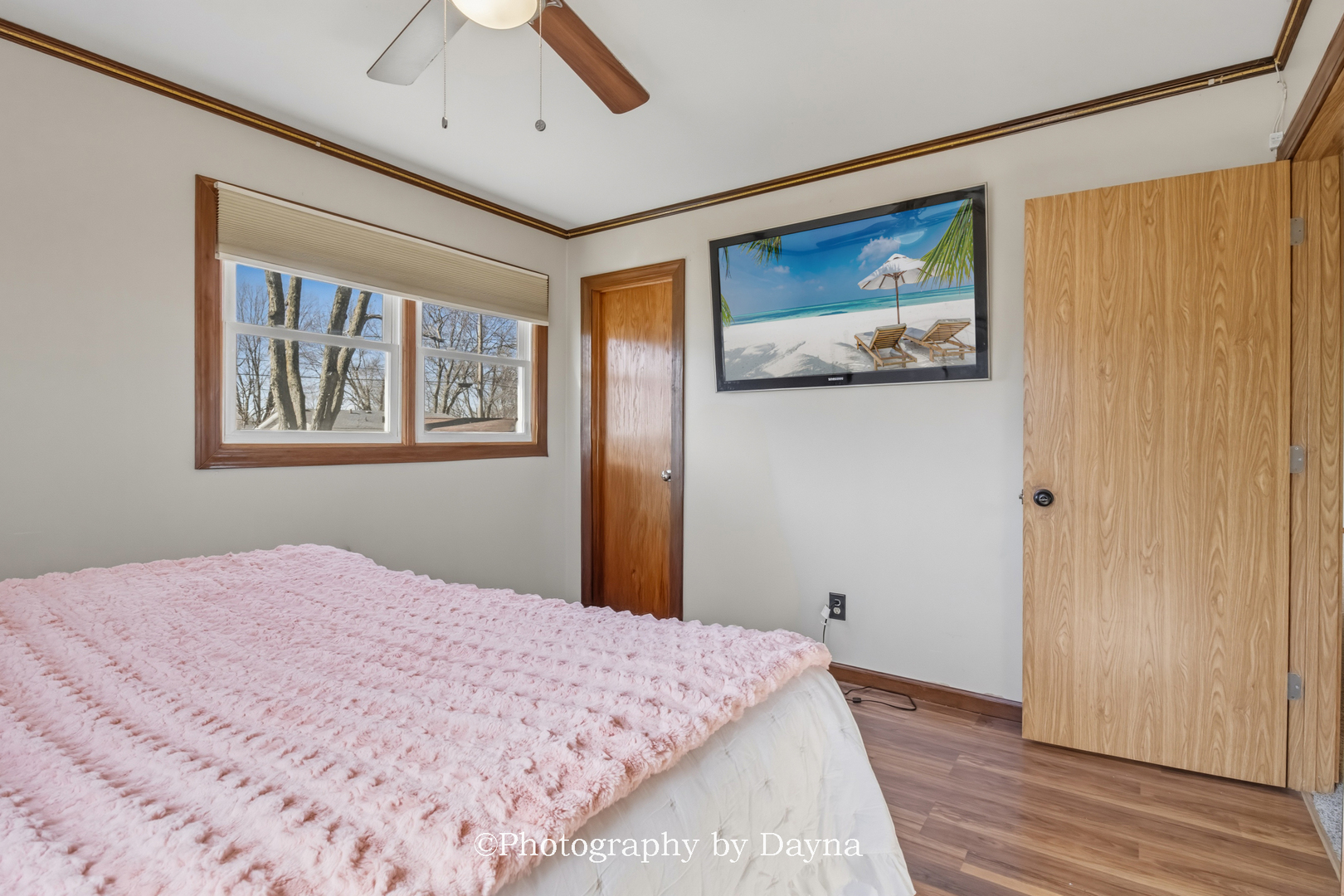 316 South 4000 West Road Kankakee, IL 60901 - Photo 12 of 29 a bedroom with a bed and a painting on the wall