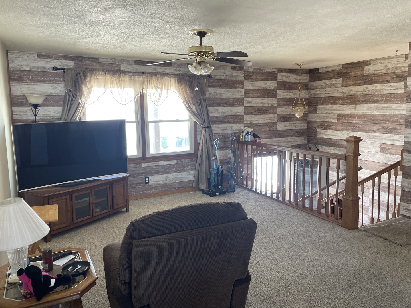316 South 4000 West Road Kankakee, IL 60901 - Photo 4 of 13 a lobby with furniture and a chandelier