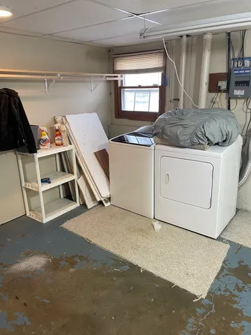 a view of a walk in closet