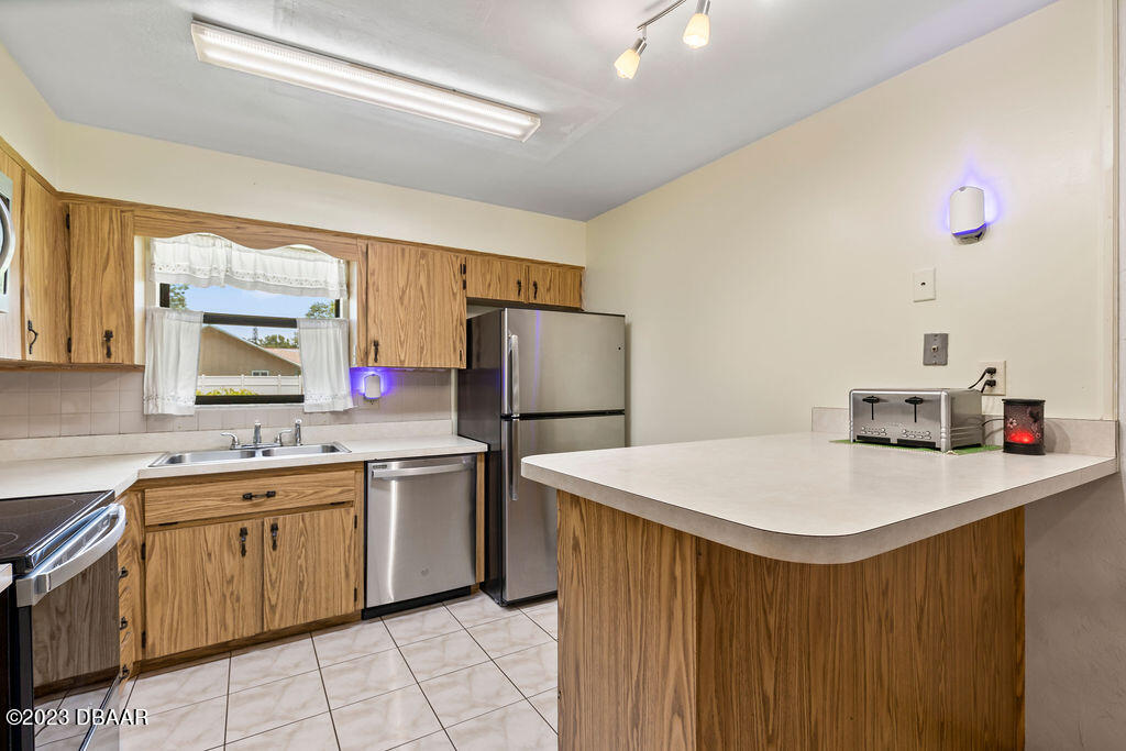 12 Charleston Square Ormond Beach, FL 32174 - Photo 5 of 35 KBP02096