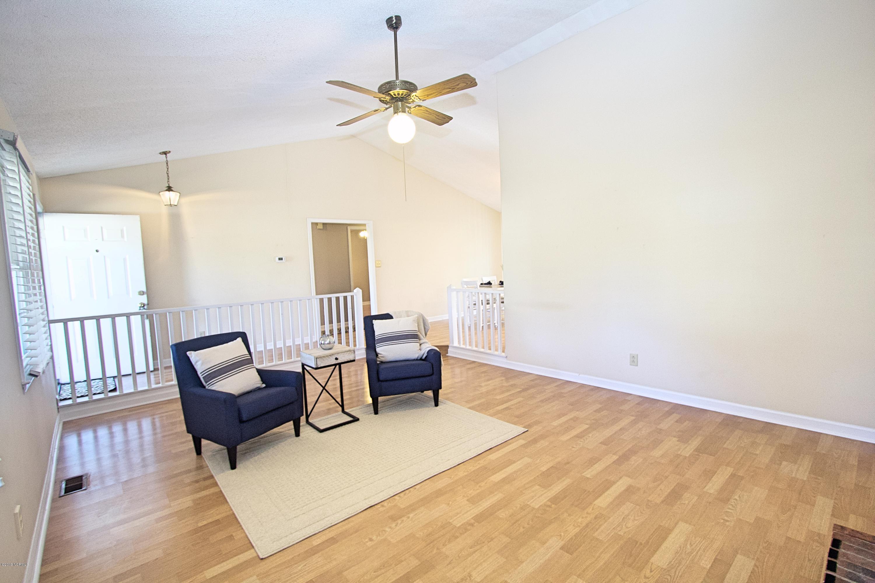 4909 Briarhill Road New Bern, NC 28562 - Photo 12 of 33 Living Room-3
