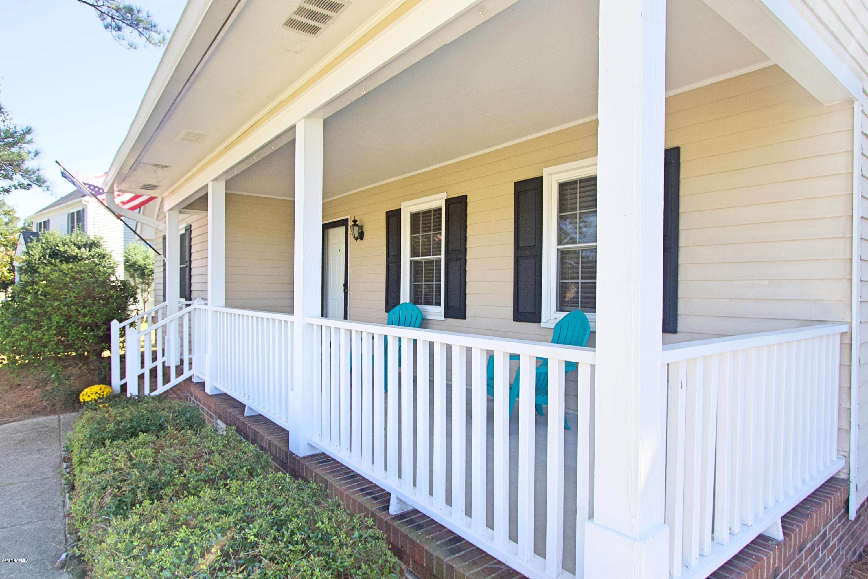 4909 Briarhill Road New Bern, NC 28562 - Photo 5 of 33 Front Porch