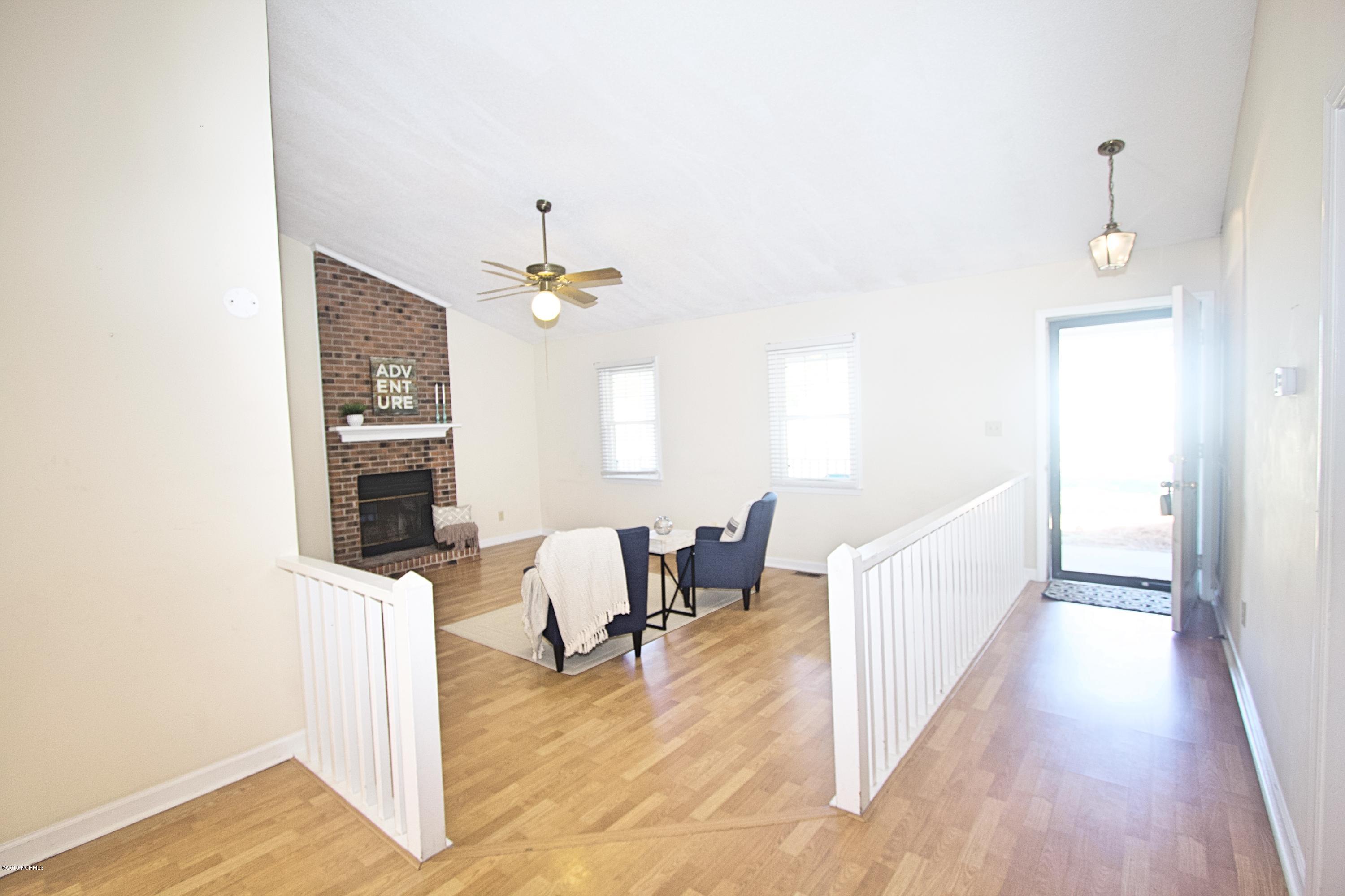 4909 Briarhill Road New Bern, NC 28562 - Photo 9 of 33 Living Room 5-5