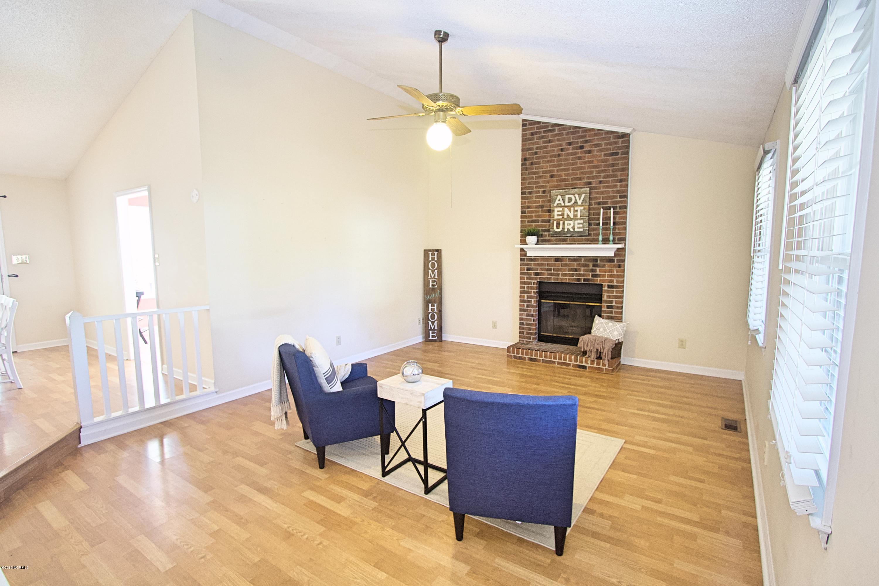 4909 Briarhill Road New Bern, NC 28562 - Photo 10 of 33 Living Room-1