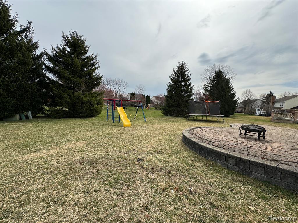 1675 Dunston Road Canton, MI 48188 - Photo 4 of 21
