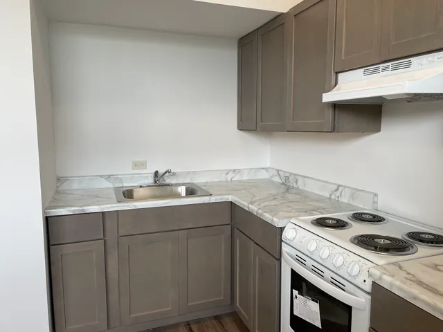 $1,125 | 3400 Main Street, Unit 2B, Skokie, IL 60076