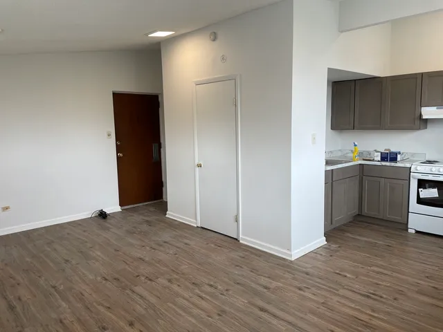 $1,125 | 3400 Main Street, Unit 2B, Skokie, IL 60076