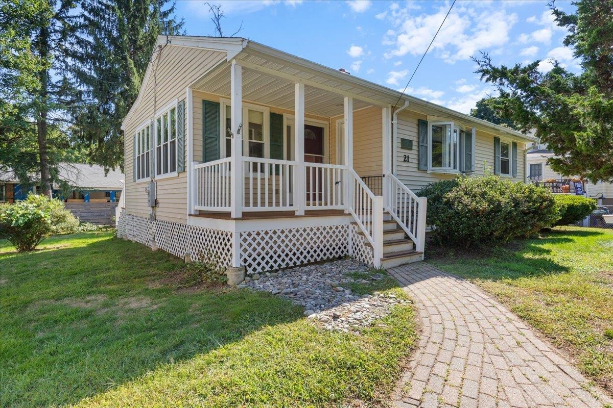 21 Douglass Way Exeter, NH 03833 - Photo 2 of 39