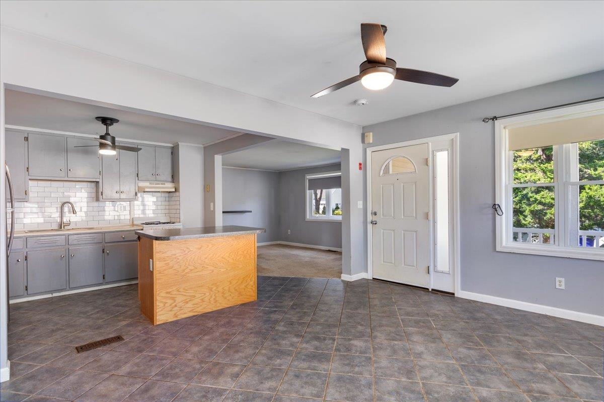 21 Douglass Way Exeter, NH 03833 - Photo 9 of 39