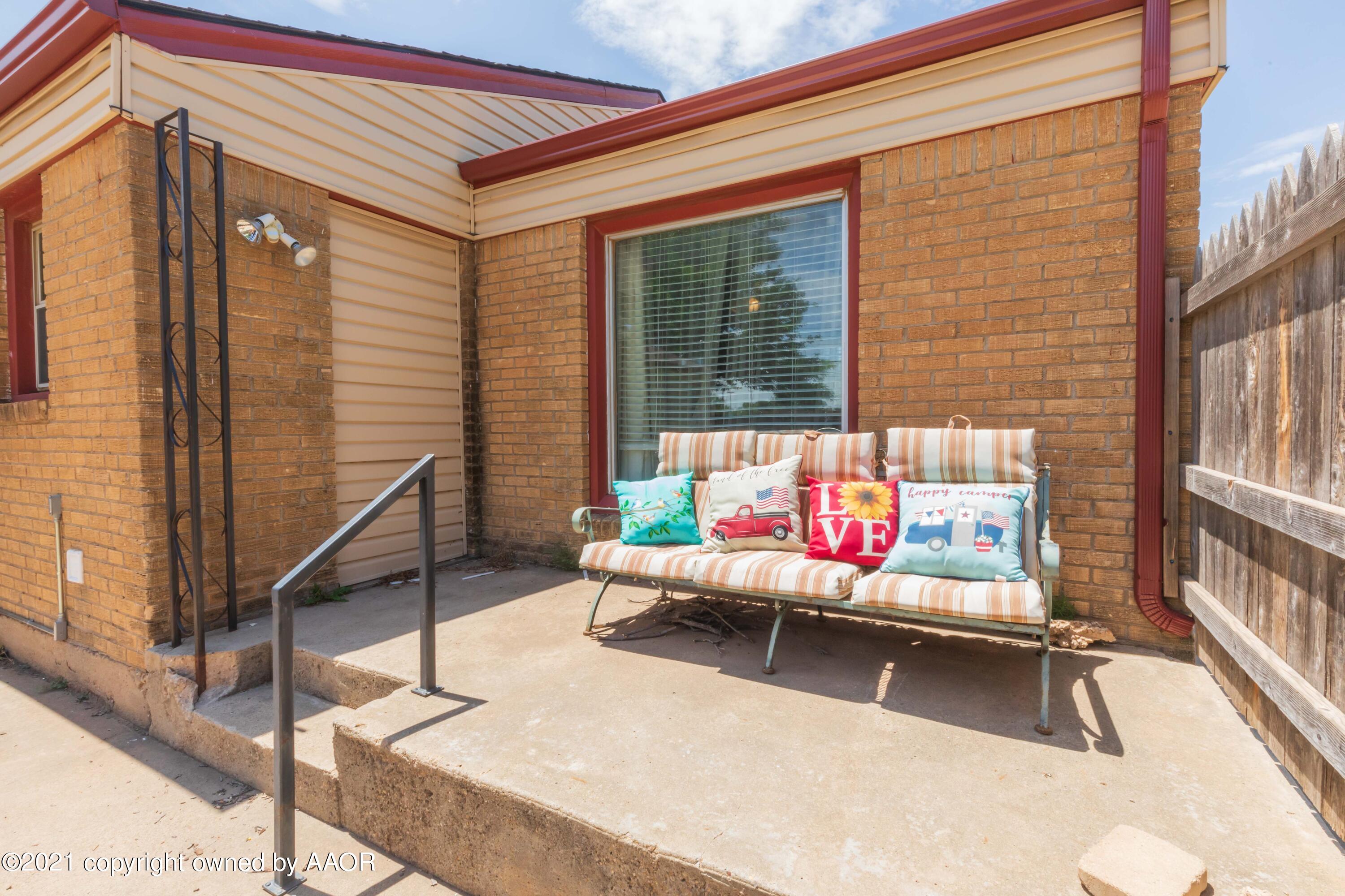 3817 South Hughes Street Amarillo, TX 79110 - Photo 29 of 36 a building outdoor space with patio furniture