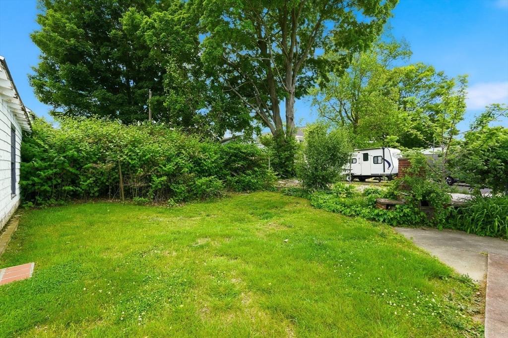 5-7 Slater Street Webster, MA 01570 - Photo 26 of 42