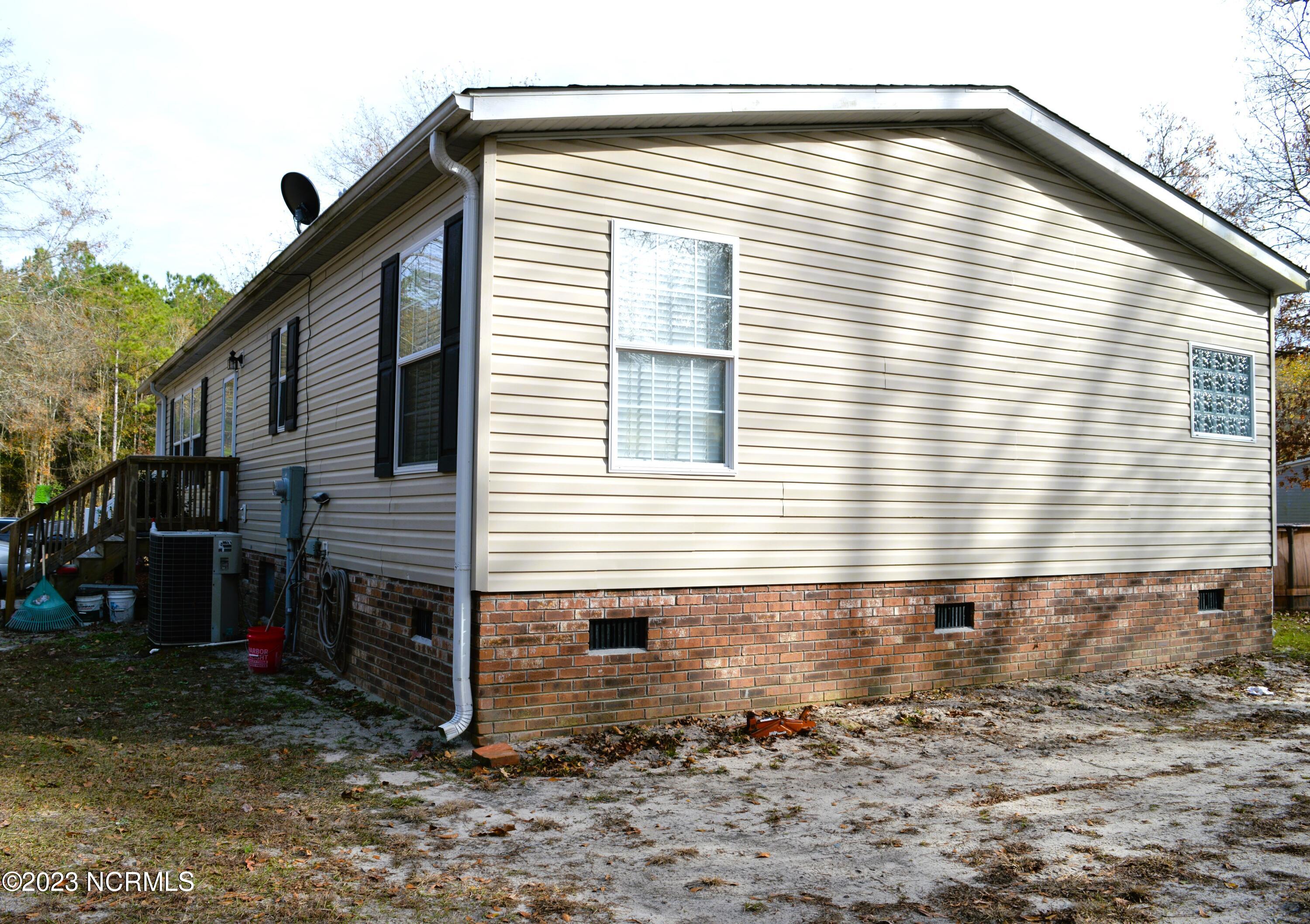 2870 Rooks Road Atkinson, NC 28421 - Photo 6 of 38 Back
