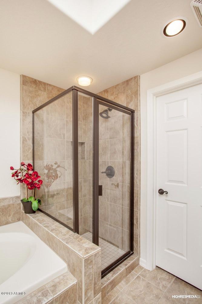 3935 East Rough Rider Road, Unit 1068 Phoenix, AZ 85050 - Photo 19 of 25 Master Bathroom3