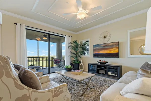 $2,295 | 7015 River Hammock Drive, Unit 405, Bradenton, FL 34212