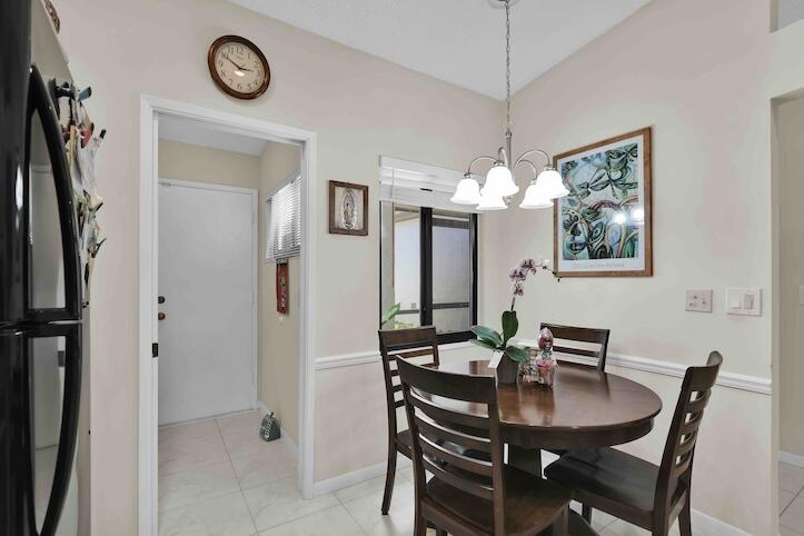 18619 Breezy Palm Way Boca Raton, FL 33496 - Photo 11 of 41 V15 cafe