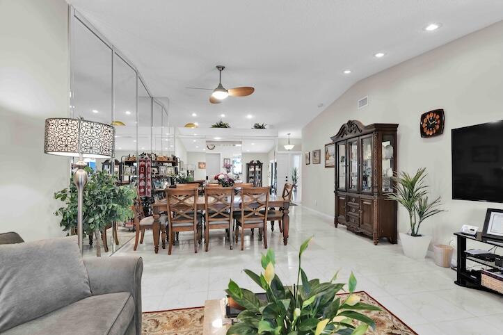 18619 Breezy Palm Way Boca Raton, FL 33496 - Photo 16 of 41 V21 FR to DR