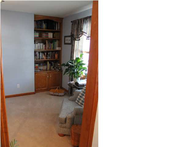4343 Ridge Lane Washington, IN 47501 - Photo 7 of 25 Gallery Image 7