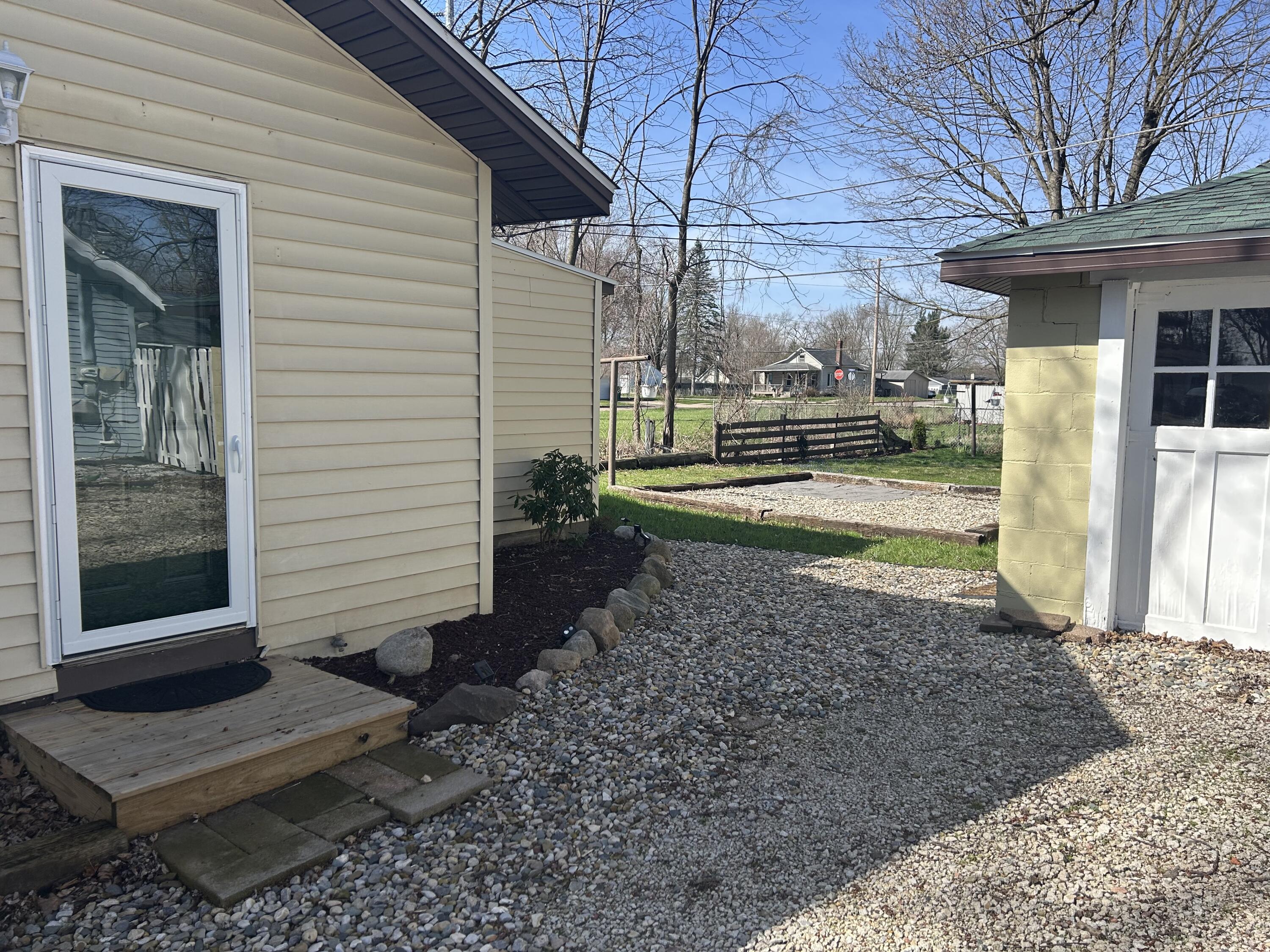 717 South Hooker Avenue Three Rivers, MI 49093 - Photo 24 of 28 IMG_4915