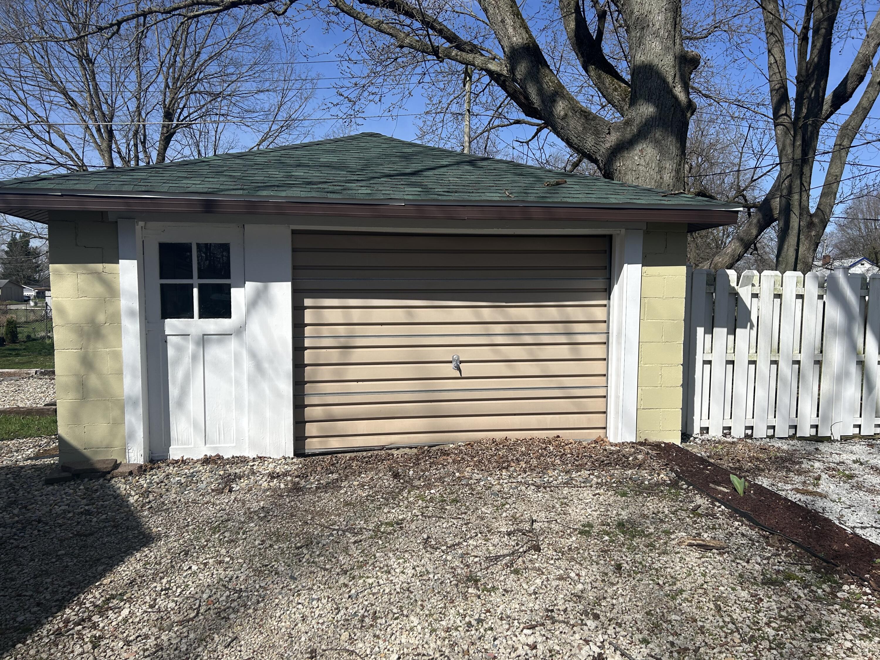 717 South Hooker Avenue Three Rivers, MI 49093 - Photo 25 of 28 IMG_4914