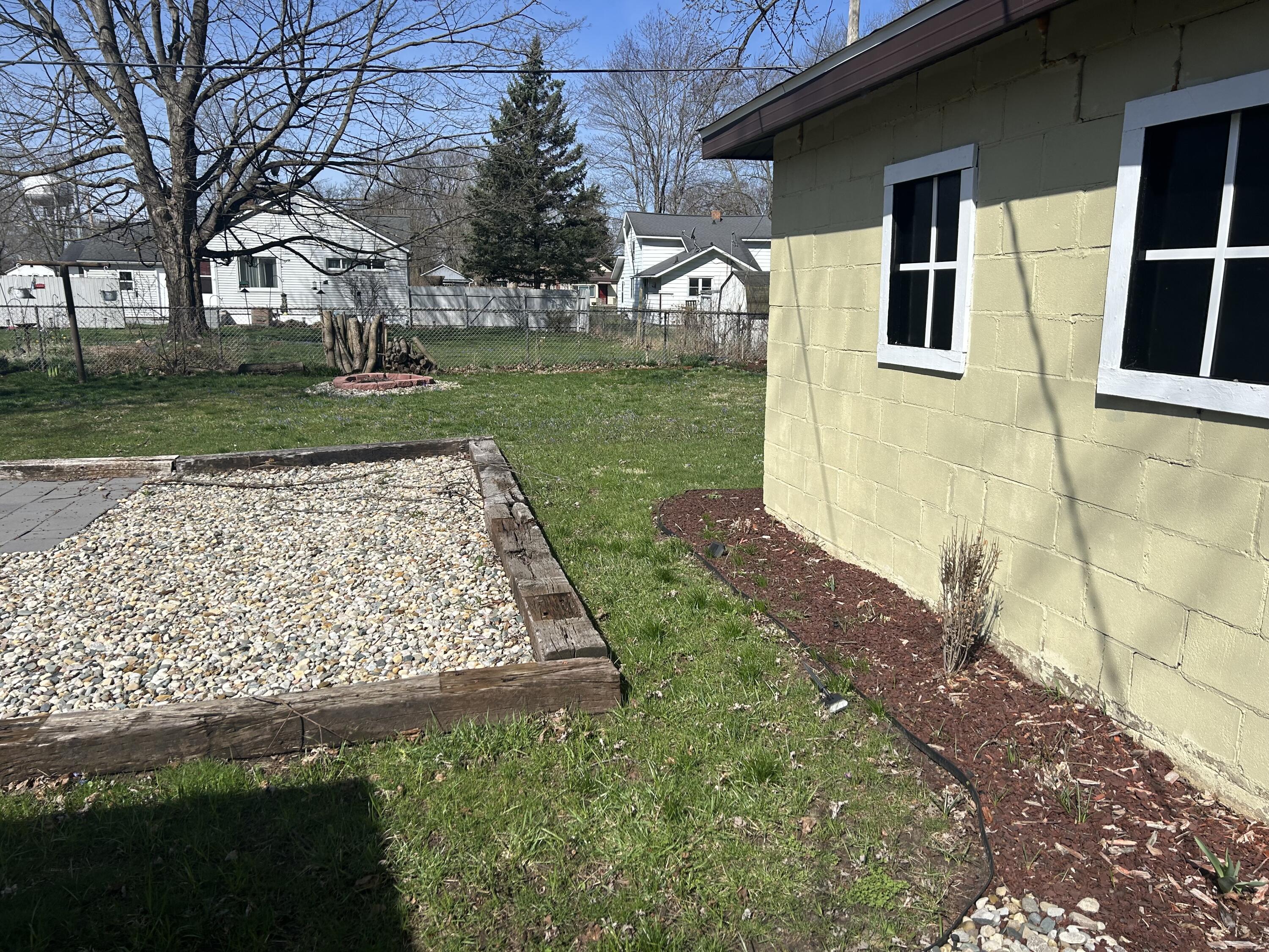717 South Hooker Avenue Three Rivers, MI 49093 - Photo 26 of 28 IMG_4911