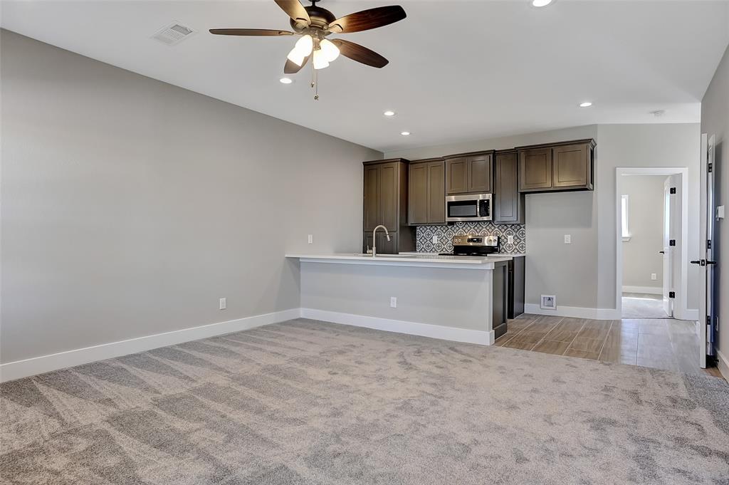 1304 Country Road, Unit B Whitesboro, TX 76273 - Photo 3 of 23 Gallery Image 3