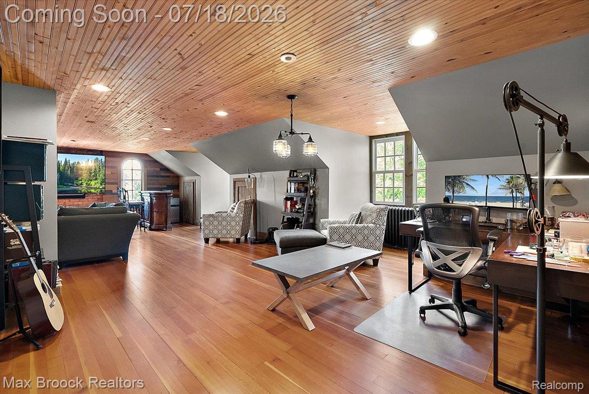 294 Lincoln Road Grosse Pointe, MI 48230 - Photo 37 of 84 3rd Floor Family Room