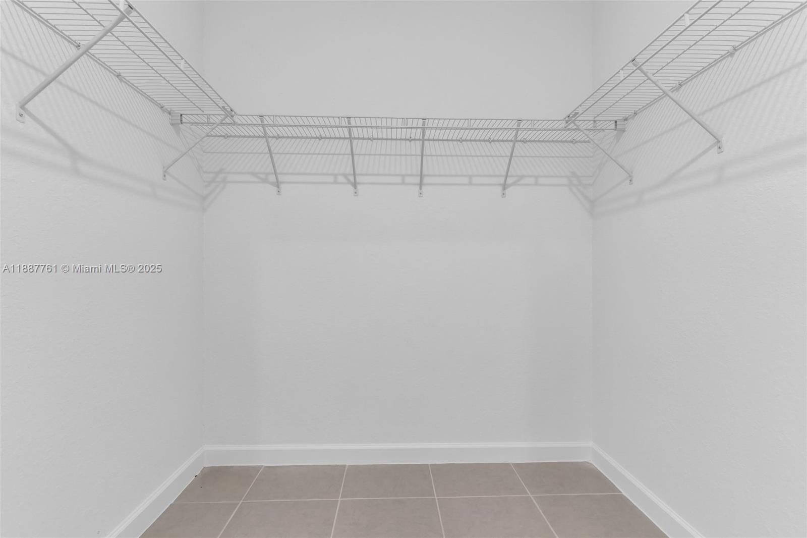 13283 Southwest 188th Terrace Miami, FL 33177 - Photo 48 of 54 a view of a room