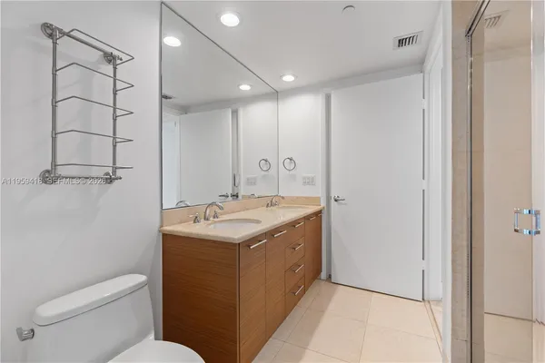 $6,800 | 50 Biscayne Boulevard, Unit 3010, Miami, FL 33132