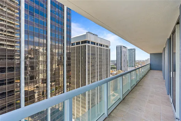 $6,800 | 50 Biscayne Boulevard, Unit 3010, Miami, FL 33132