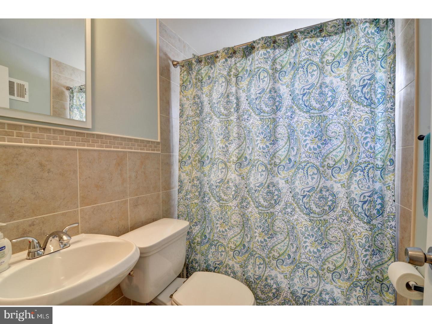 27 Gedney Road Lawrence Township, NJ 08648 - Photo 11 of 24 Bathroom