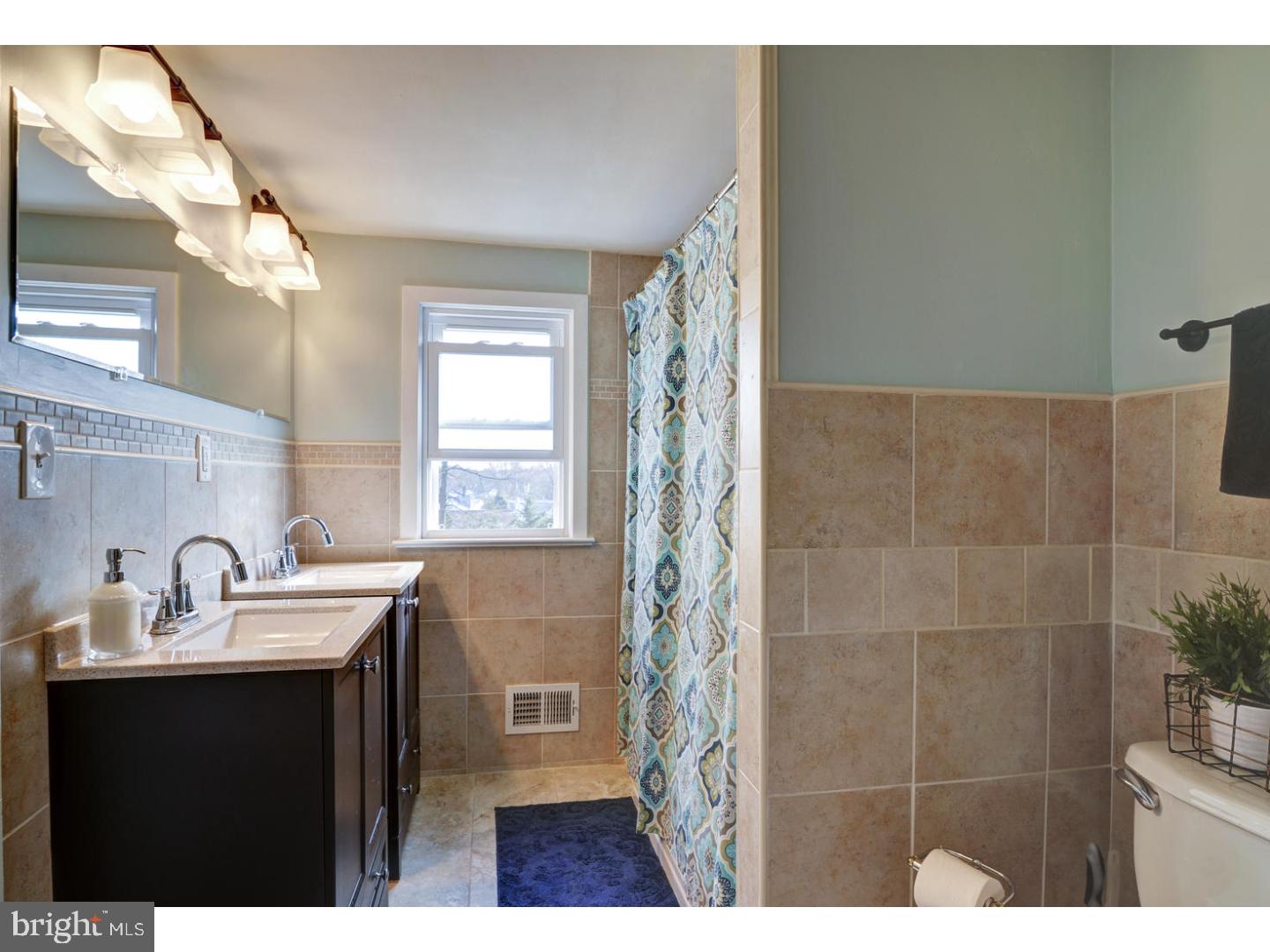 27 Gedney Road Lawrence Township, NJ 08648 - Photo 18 of 24 Bathroom