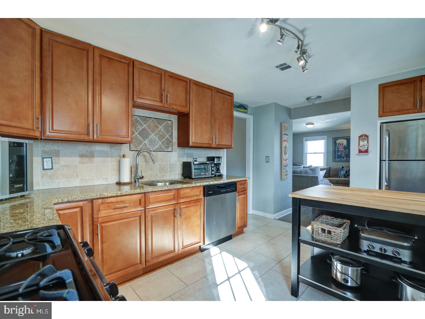 27 Gedney Road Lawrence Township, NJ 08648 - Photo 9 of 24 Kitchen